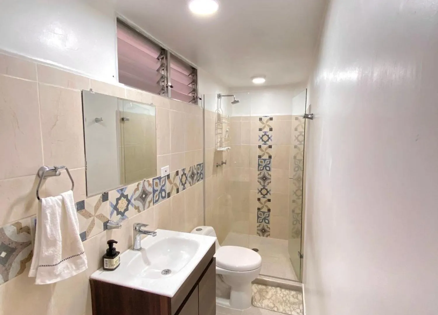 Apartamento Comodo Y Acogedor Laureles Medellín 0*,